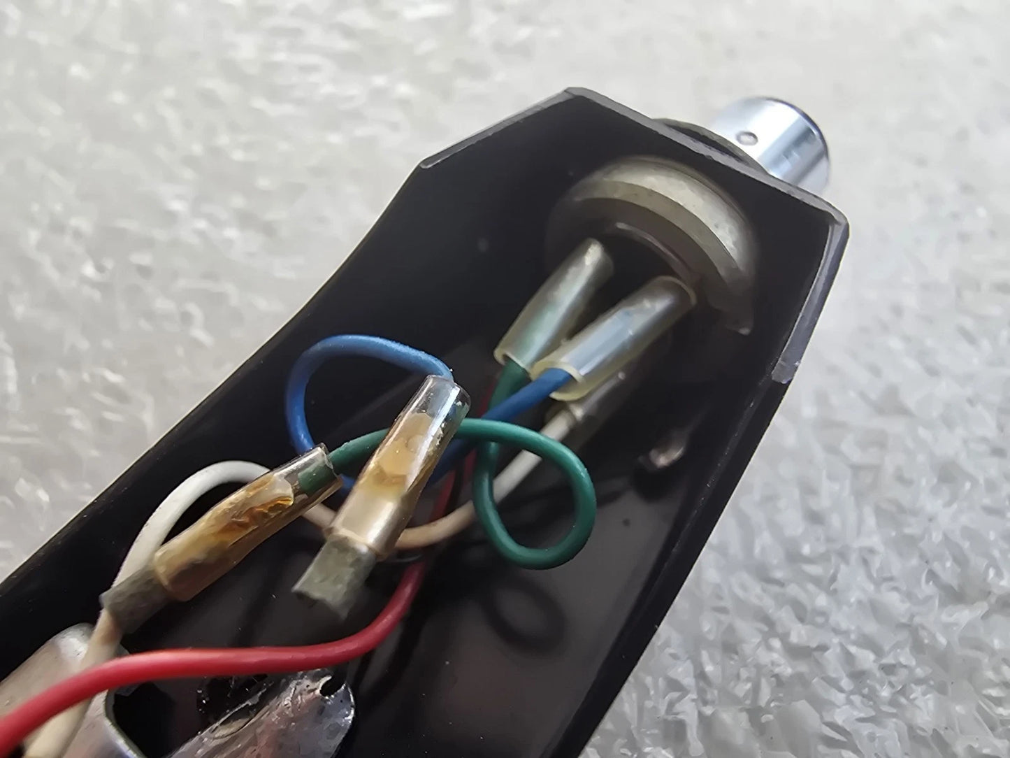 YAMAHA HS-600S Headshell shell. 13.9 g