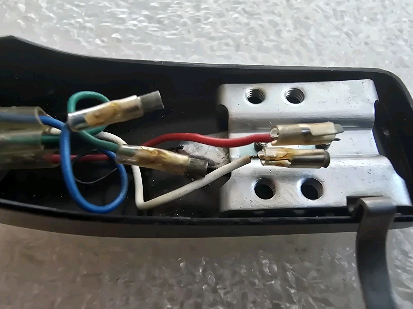 YAMAHA HS-600S Headshell shell. 13.9 g