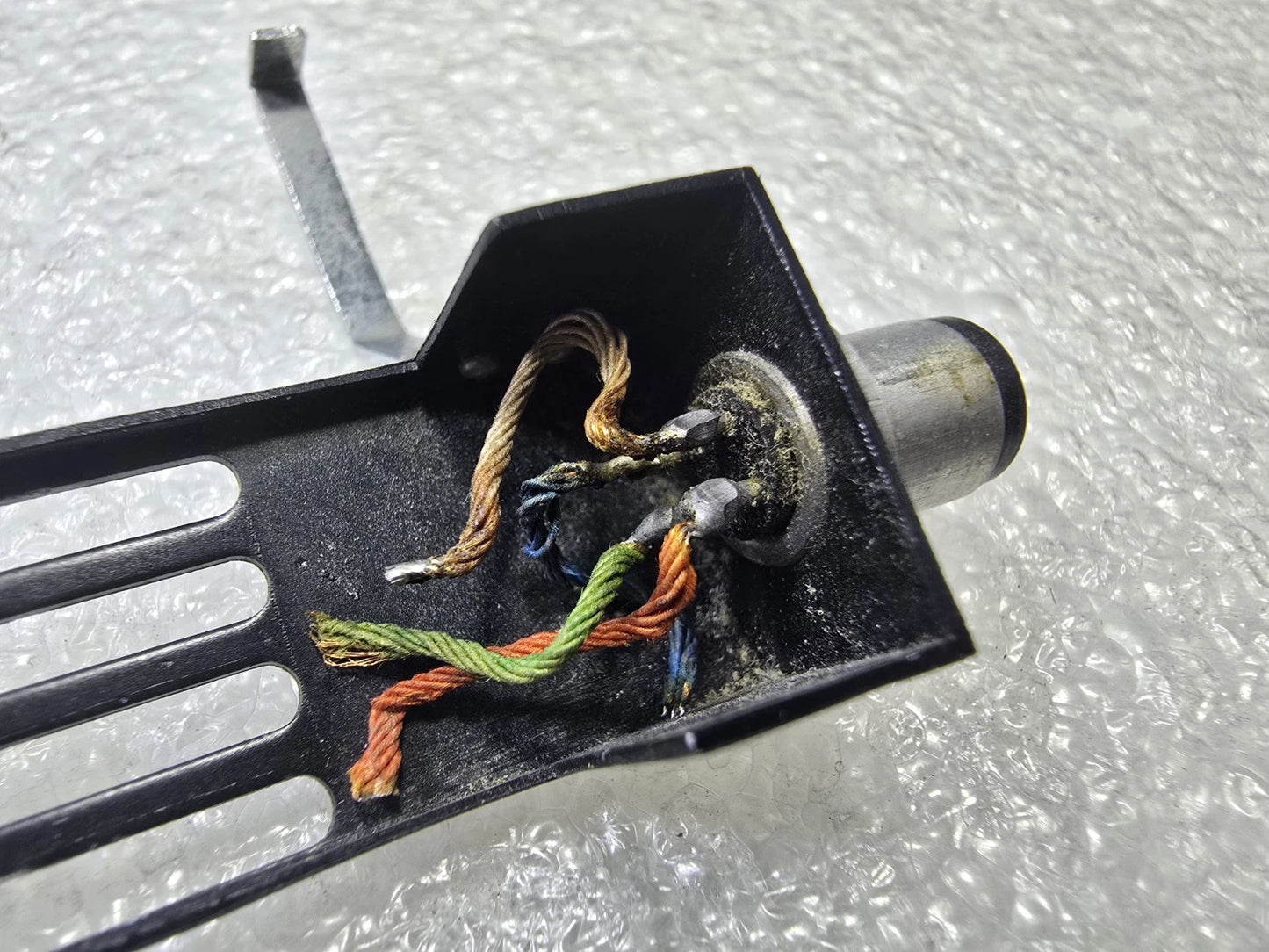 Denon Original Headshell for DA-302 / DA-303 / DA-304 – 5.7g – DL-103 Compatible