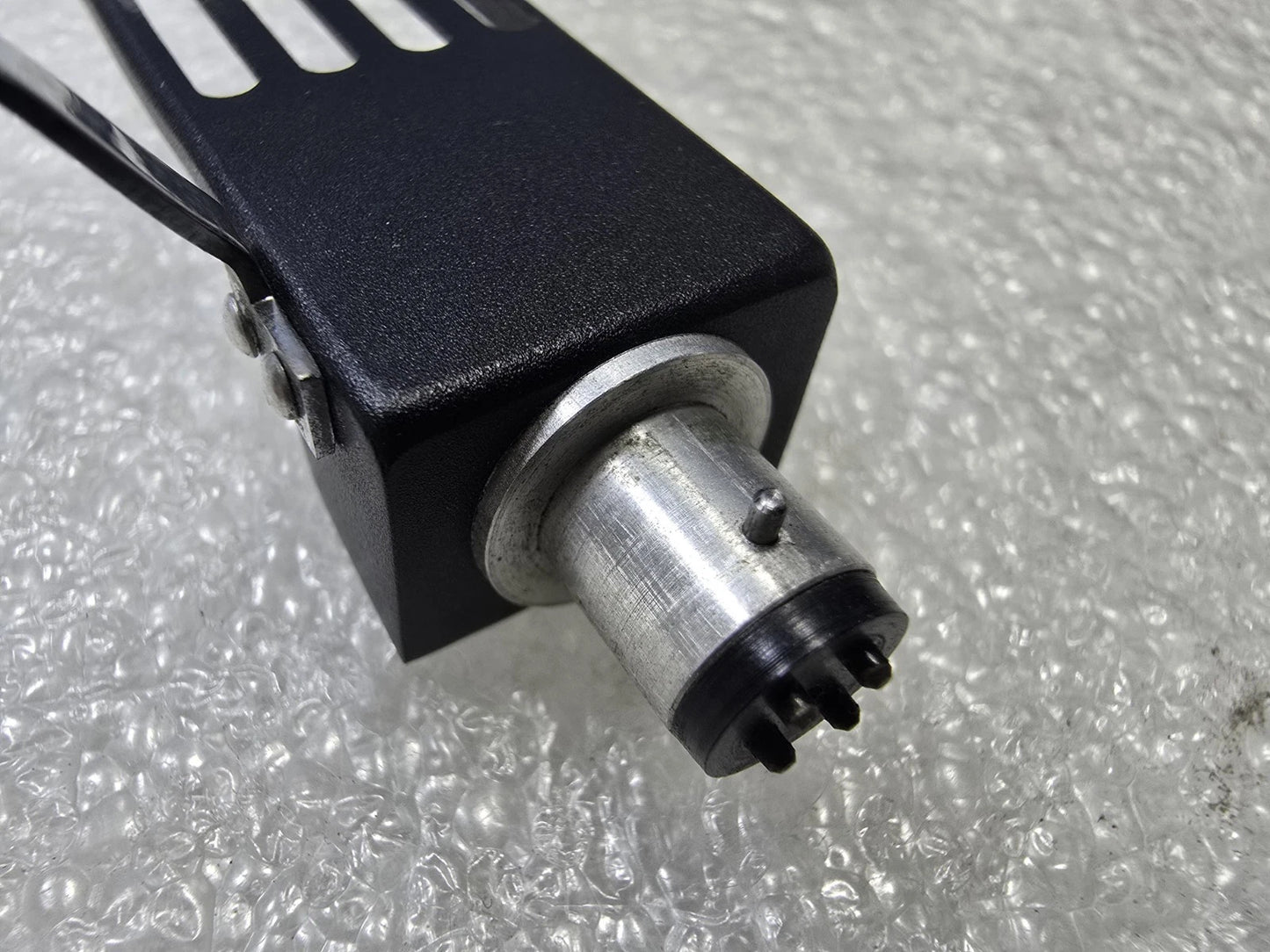 Denon Original Headshell for DA-302 / DA-303 / DA-304 – 5.7g – DL-103 Compatible