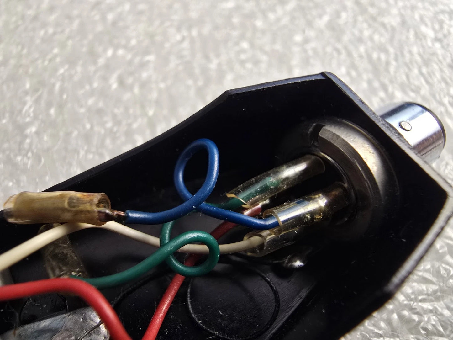 YAMAHA HS-600S Headshell shell. 13.9 g