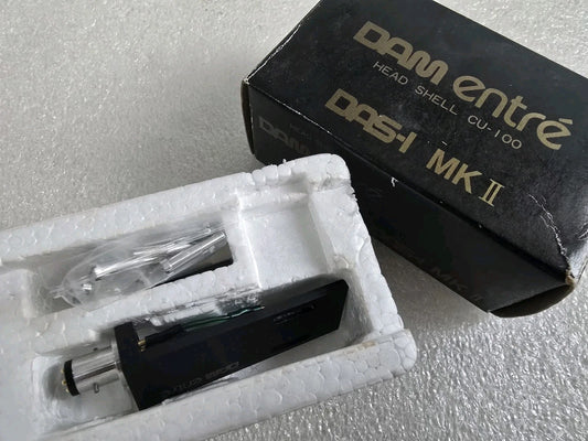 DAM Entre headshell. Original with lift Arm. Original Box