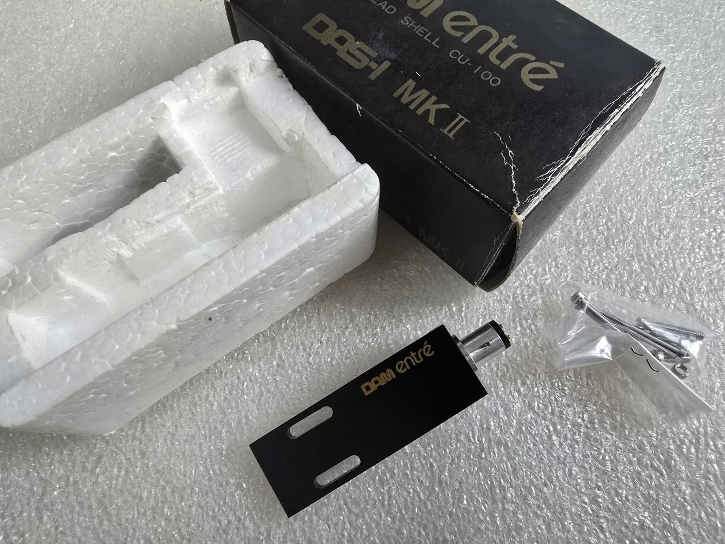DAM Entre headshell. Original with lift Arm. Original Box