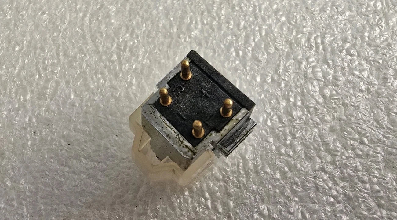 Rare Unknown Cartridge – Glassy Body – Sapphire Cantilever with Diamond Tip