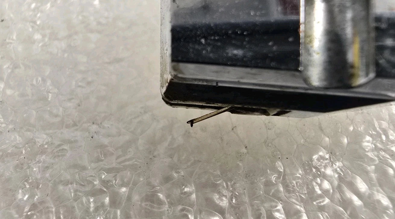 Rare Unknown Cartridge – Glassy Body – Sapphire Cantilever with Diamond Tip