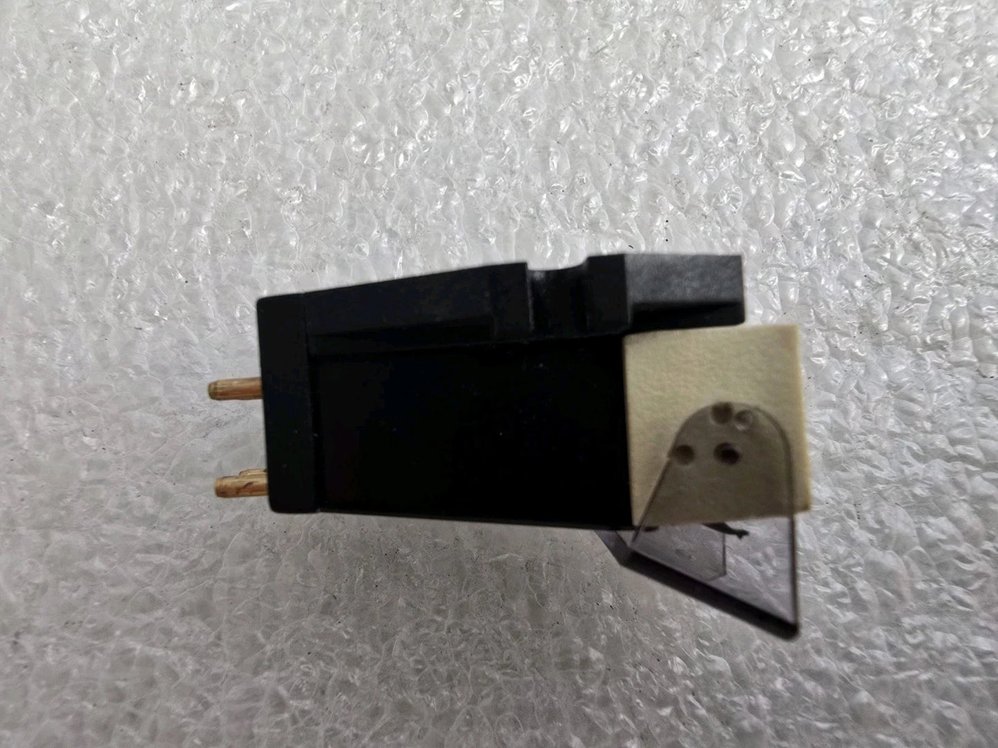 Ortofon Cartridge w/ Nagaoka 62-15 MkII Stylus.