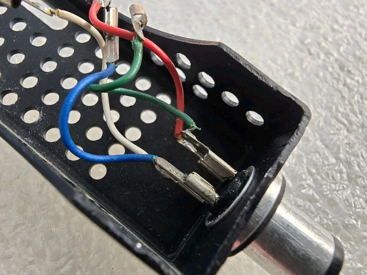 Original Japan-Made Headshell – Excellent Condition – High Quality Build