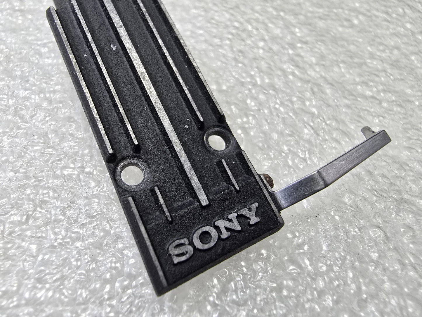 Sony SH-150 Headshell – Original Japan – Black Aluminum Body – Gold Pins –...