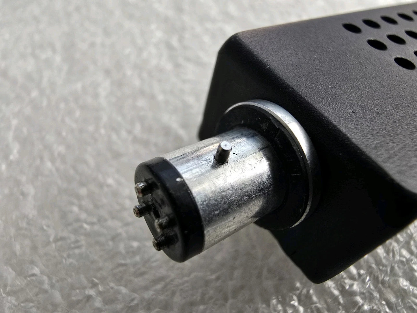 Original Japan-Made Headshell – Excellent Condition – High Quality Build