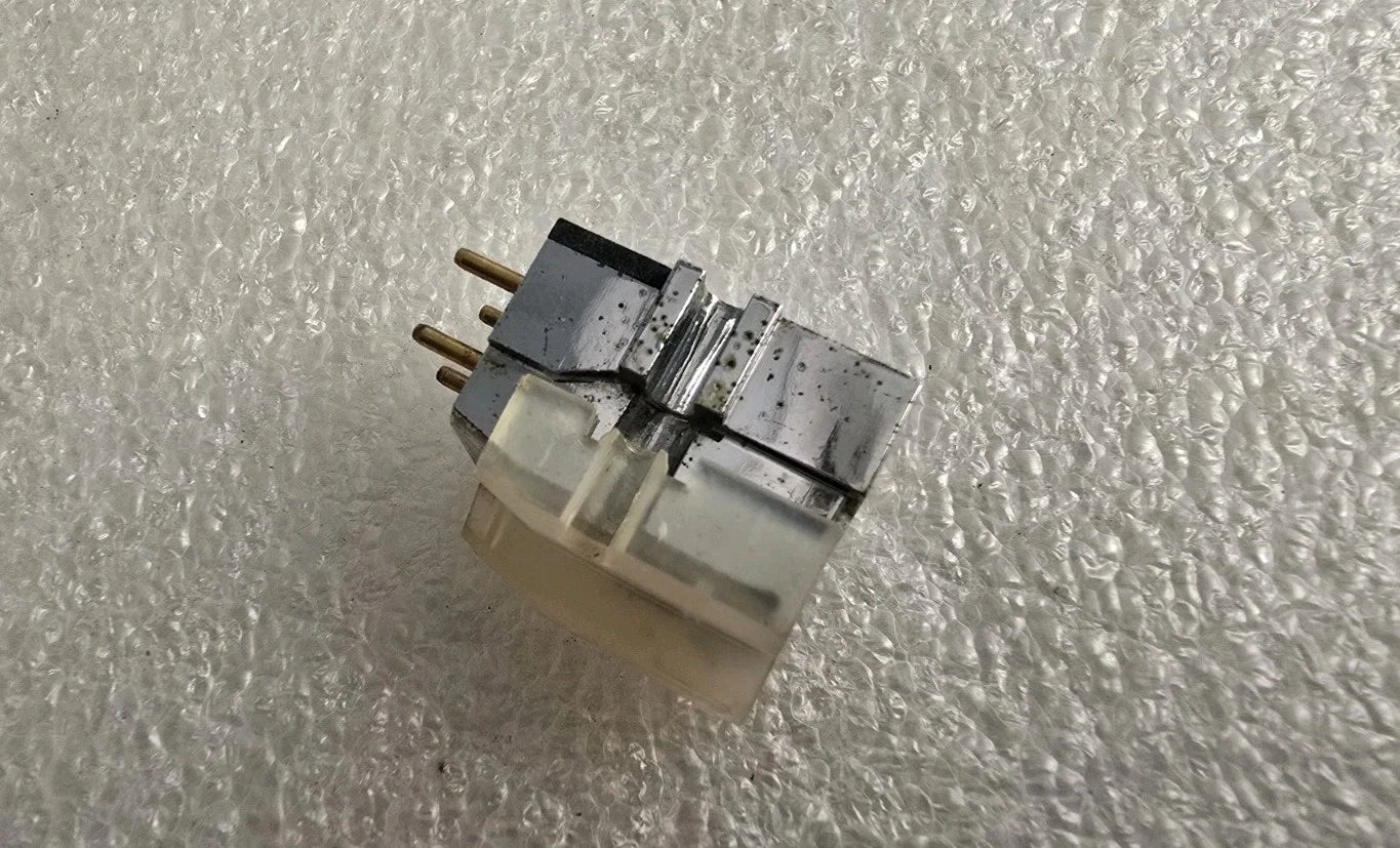 Rare Unknown Cartridge – Glassy Body – Sapphire Cantilever with Diamond Tip